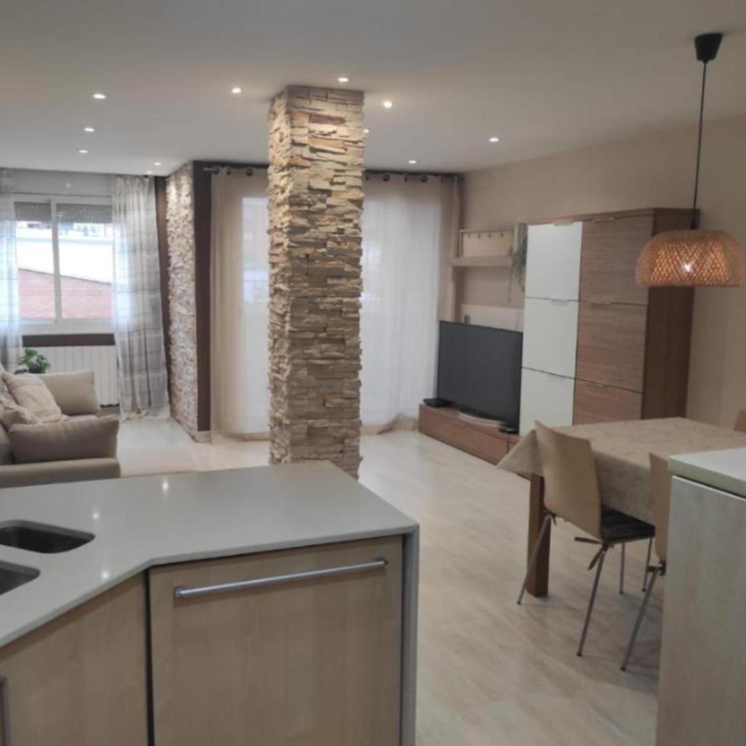 Apartamento En Viladecans Cerca Del Aeropuerto Luaran gambar